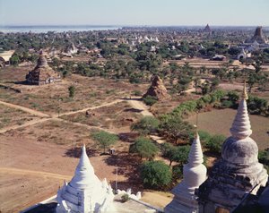 Udsigt over templer i Bagan, Burma af Unbekannt Unbekannt